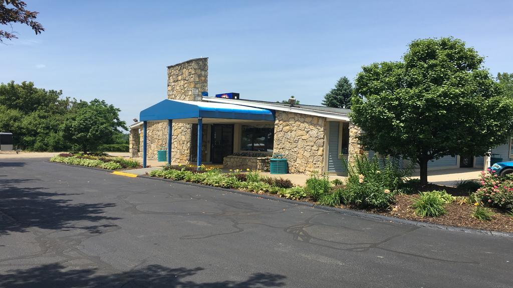 Americas Best Value Inn & Suites Jackson Bagian luar foto